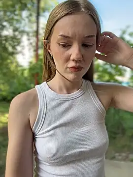 MilaMoone Chat XXX live