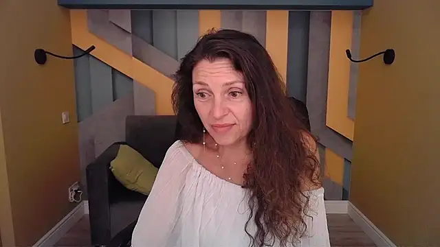 EllaLong Live XXX Chat