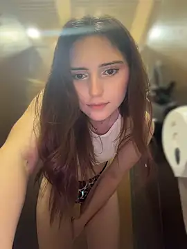 دردشة AnitaFly الجنسية المباشرة