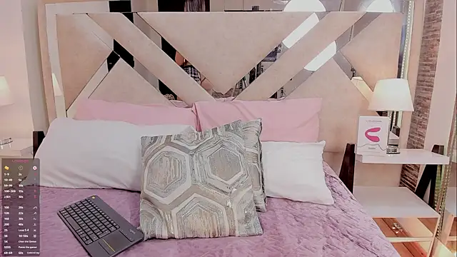 Megan_delarosse XXX чат на живо