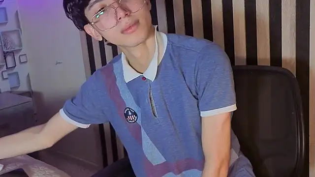 Twink_Sebas7 Adlı Modelin Canlı XXX Sohbeti