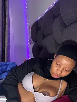 RainBougie's Live XXX Chat
