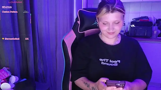 norinanakajuu élő XXX-chatje