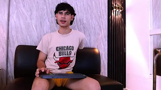 Kevin_Brooks1's Live XXX Chat