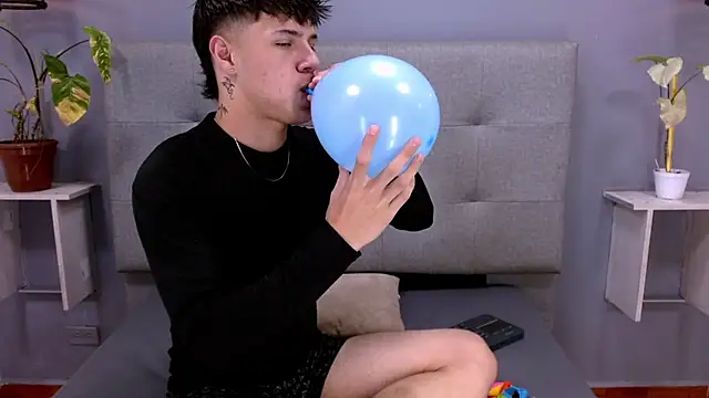 Kevin_Tupe Live XXX Chat