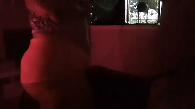 Chat XXX ao vivo de 1n0nlythroat