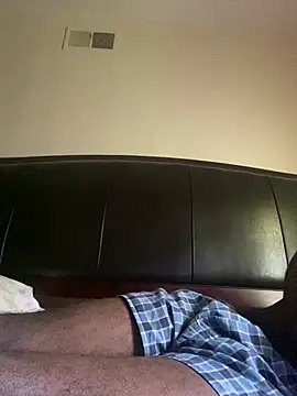 ThickDic28 XXX чат на живо