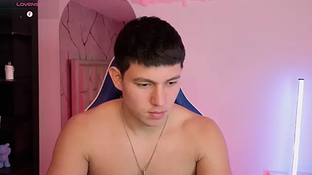 XXX chat uživo modela JamesCr_