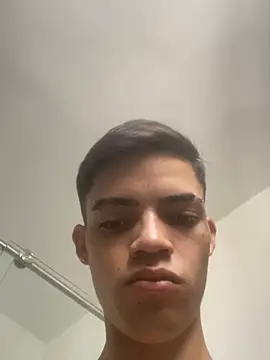 Chat +18 de Latinos_2001 ao vivo