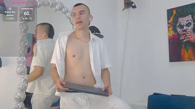 Rowan_Cley's Live XXX Chat