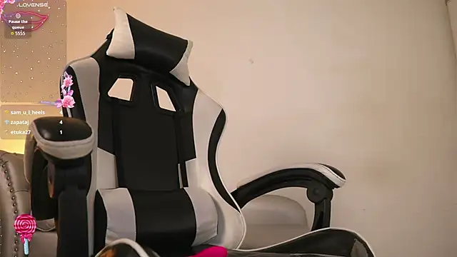 XXX chat uživo modela Velvet_Raze