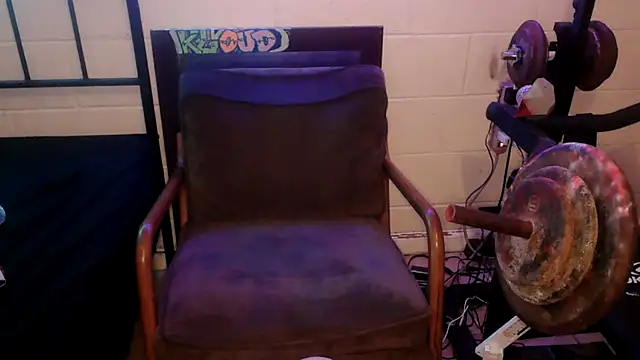 Chatroom XXX en direct de k1oudE