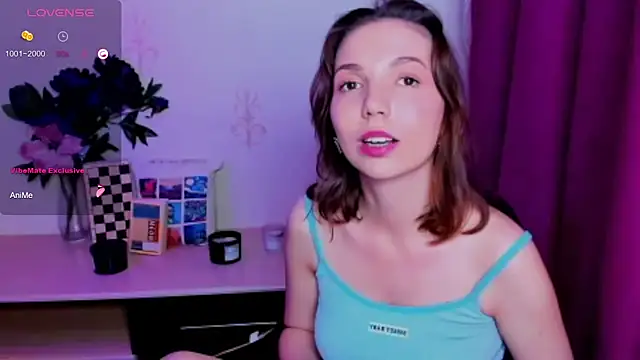 Chat XXX ao vivo de KindHazelHere_