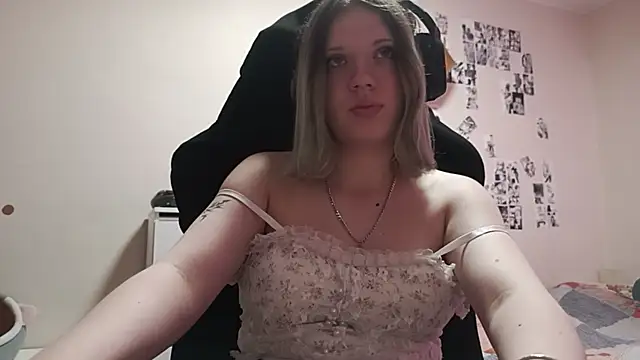 ViolettaCatechini's Live XXX Chat