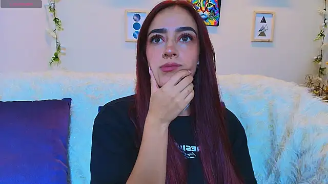 ViolethRosse Adlı Modelin Canlı XXX Sohbeti