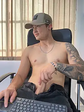 Alexander_ferre Chat XXX in diretta