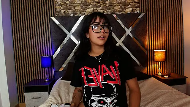 Amy_channel Adlı Modelin Canlı XXX Sohbeti