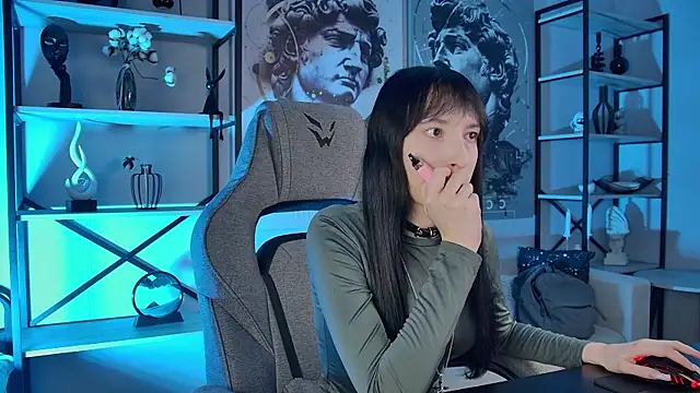 دردشة SeraphineSparda الجنسية المباشرة