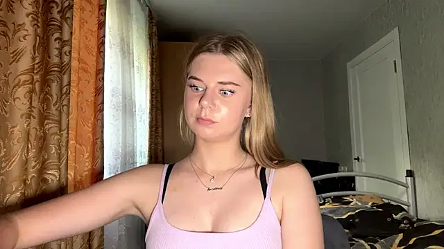 HoneysPiee Live XXX-Chat