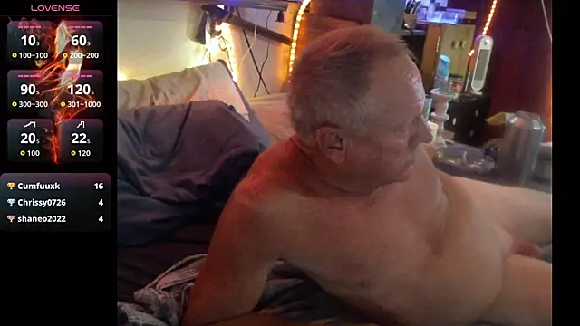 Pussyeat2please's Live XXX Chat