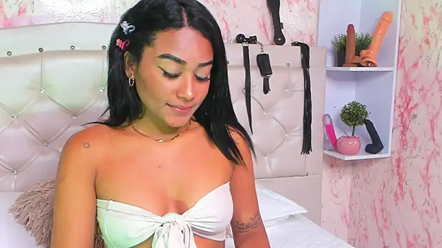 Horny_Brunette_'s Live XXX Chat