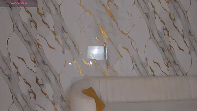NatalieLewis élő XXX-chatje