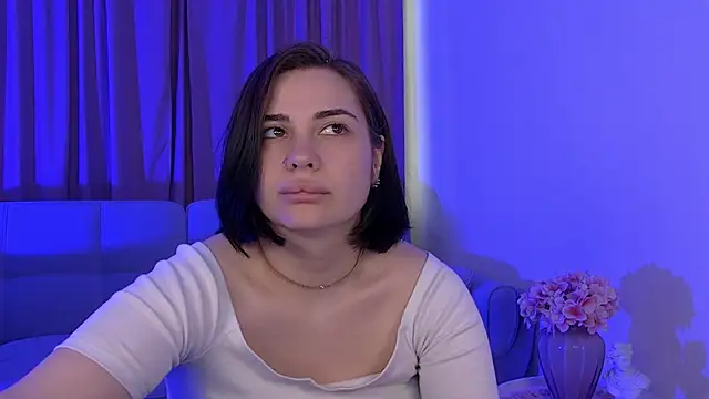 AdrianaToress' Live XXX Chat