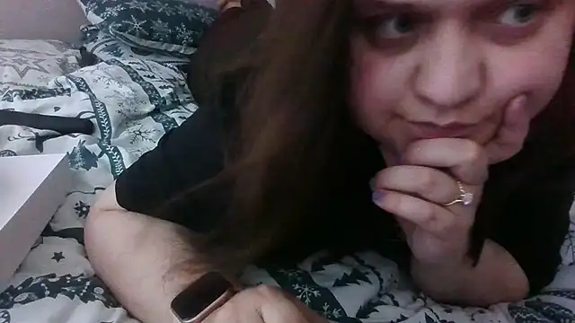 CurvyEllaX Live XXX-chat