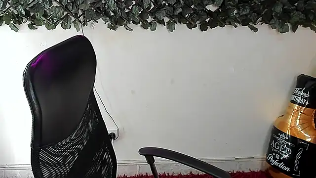 DestinyHills – Naživo XXX chat