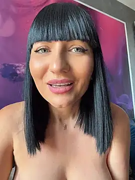 MysticCleo Adlı Modelin Canlı XXX Sohbeti