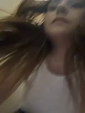 AnitaFly Adlı Modelin Canlı XXX Sohbeti
