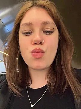 دردشة lucy-joy الجنسية المباشرة