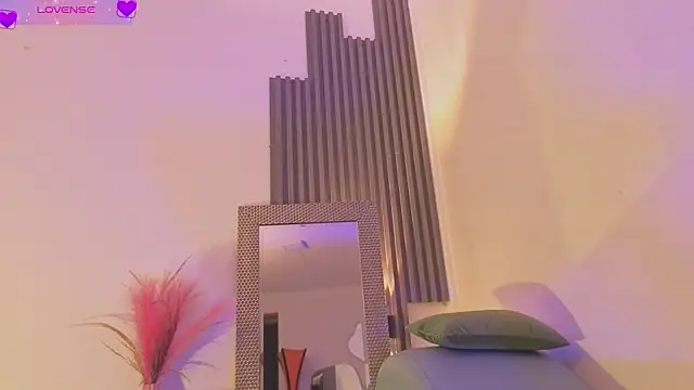 fransheskarossi's Live XXX Chat