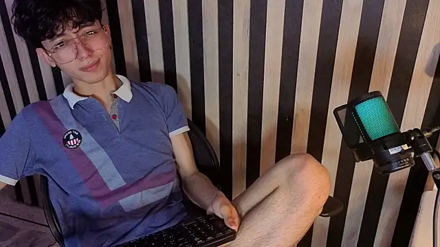 Twink_Sebas7 Webcamshow