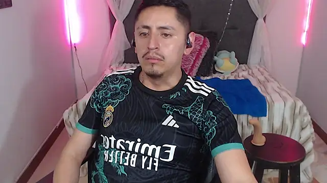 Živý XXX chat Alexx_levi