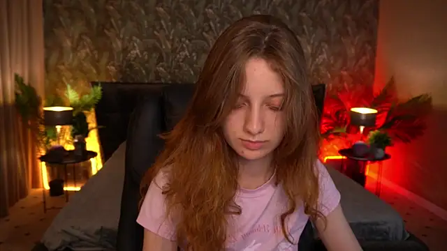 CuteeFoxy live XXX chat