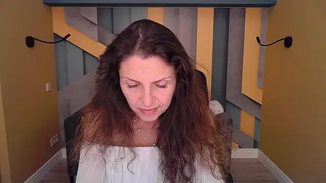 Chat +18 de EllaLong ao vivo