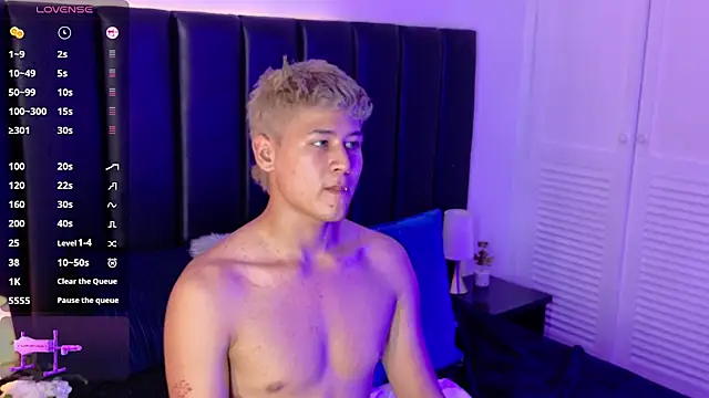 Rayden_Boy élő XXX-chatje