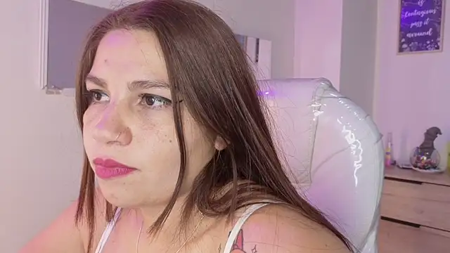 Chat XXX en directo de bluee_hazell