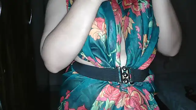 HotNiyathi – Live XXX-chat