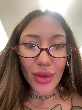Chat XXX en directo de SaintSquirt