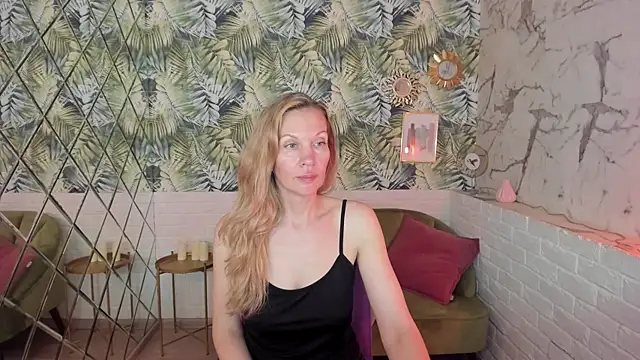NancyGrace Adlı Modelin Canlı XXX Sohbeti