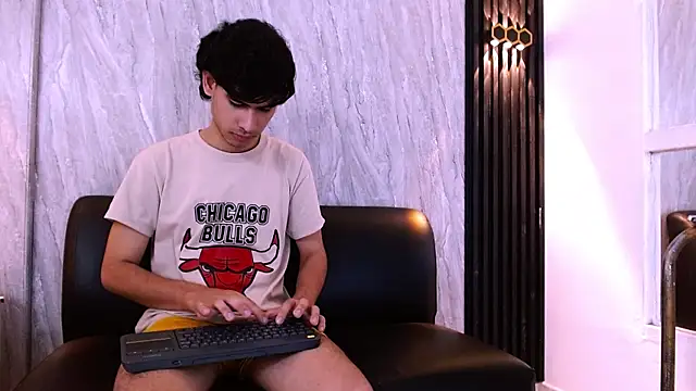 Kevin_Brooks1 Live XXX-Chat
