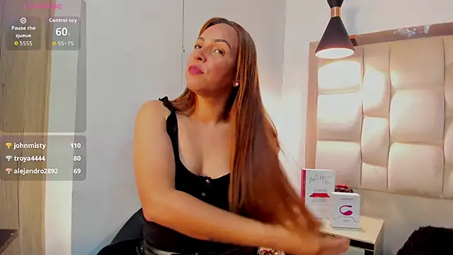Chat XXX en directo de Helenn_Moore