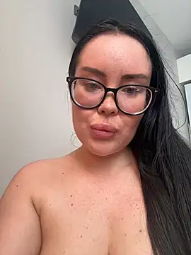 XXX chat uživo modela Peach_Doll