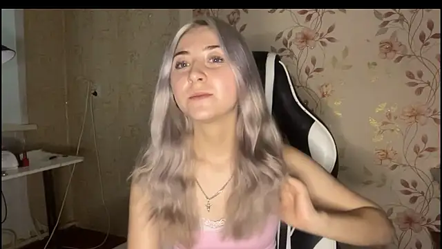 WhitePowerGirl Live XXX-chat