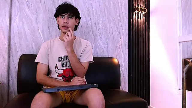 XXX chat uživo modela Kevin_Brooks1