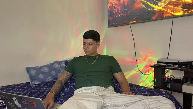 SexxxySquirterStev777 现场XXX聊天