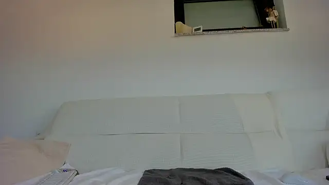 bellahot77's Live XXX Chat