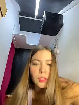 XXX chat uživo modela rapunzel069